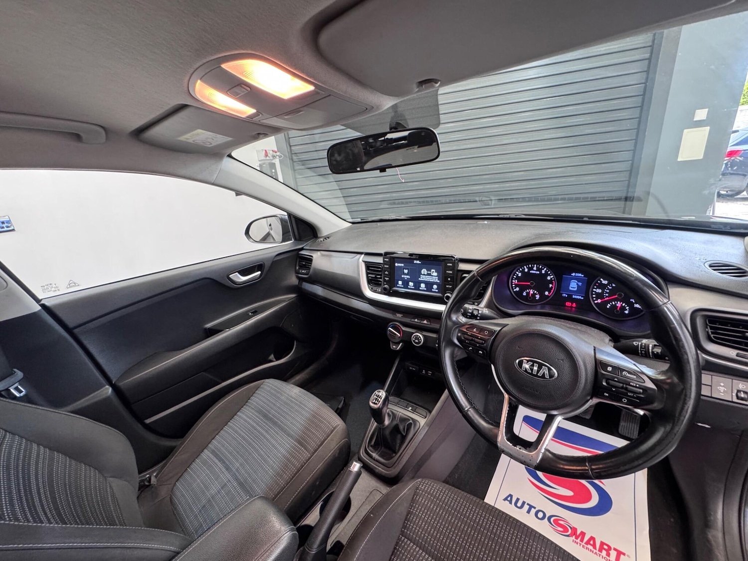 Used Kia Stonic 2017 for sale - 76715290: Photo 16