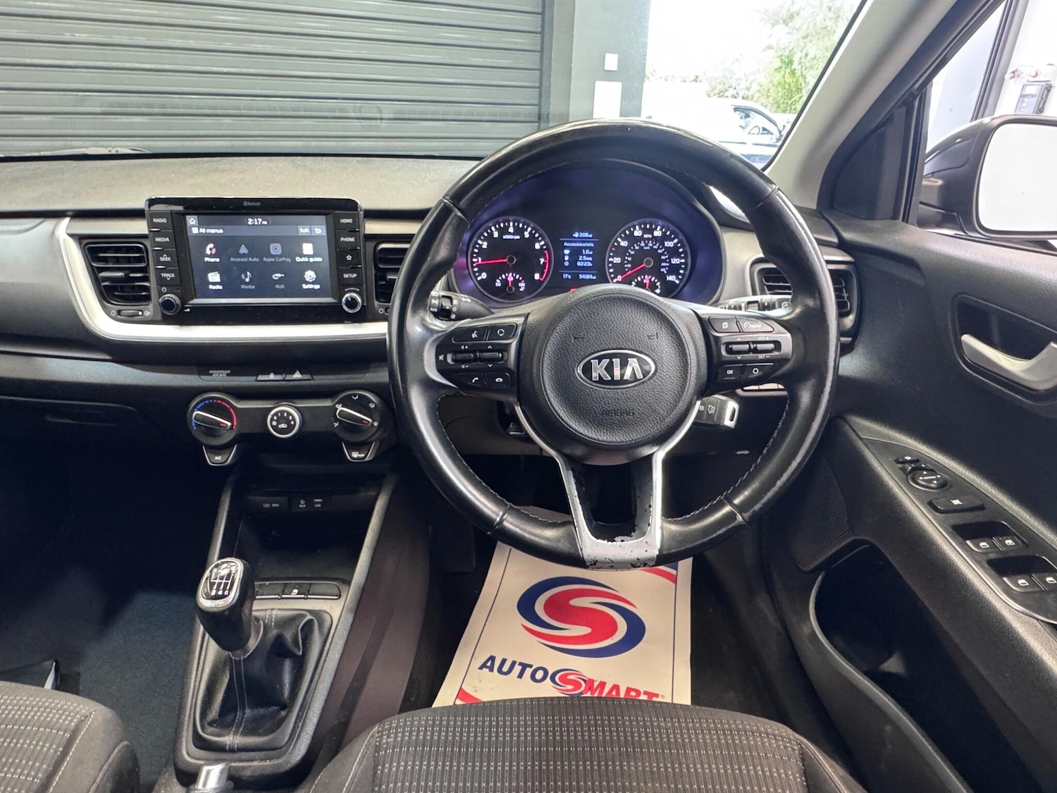 Used Kia Stonic 2017 for sale - 76715290: Photo 32