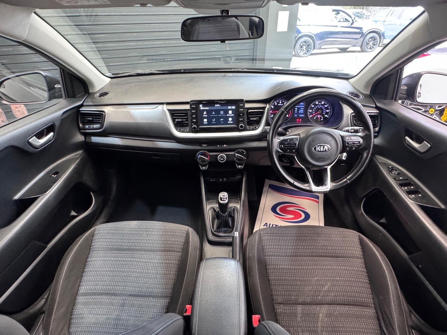 Used Kia Stonic 2017 for sale - 76715290: Photo 33