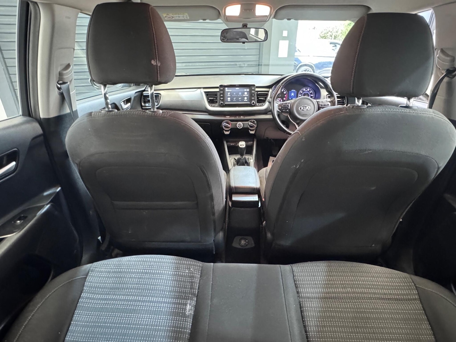 Used Kia Stonic 2017 for sale - 76715290: Photo 35