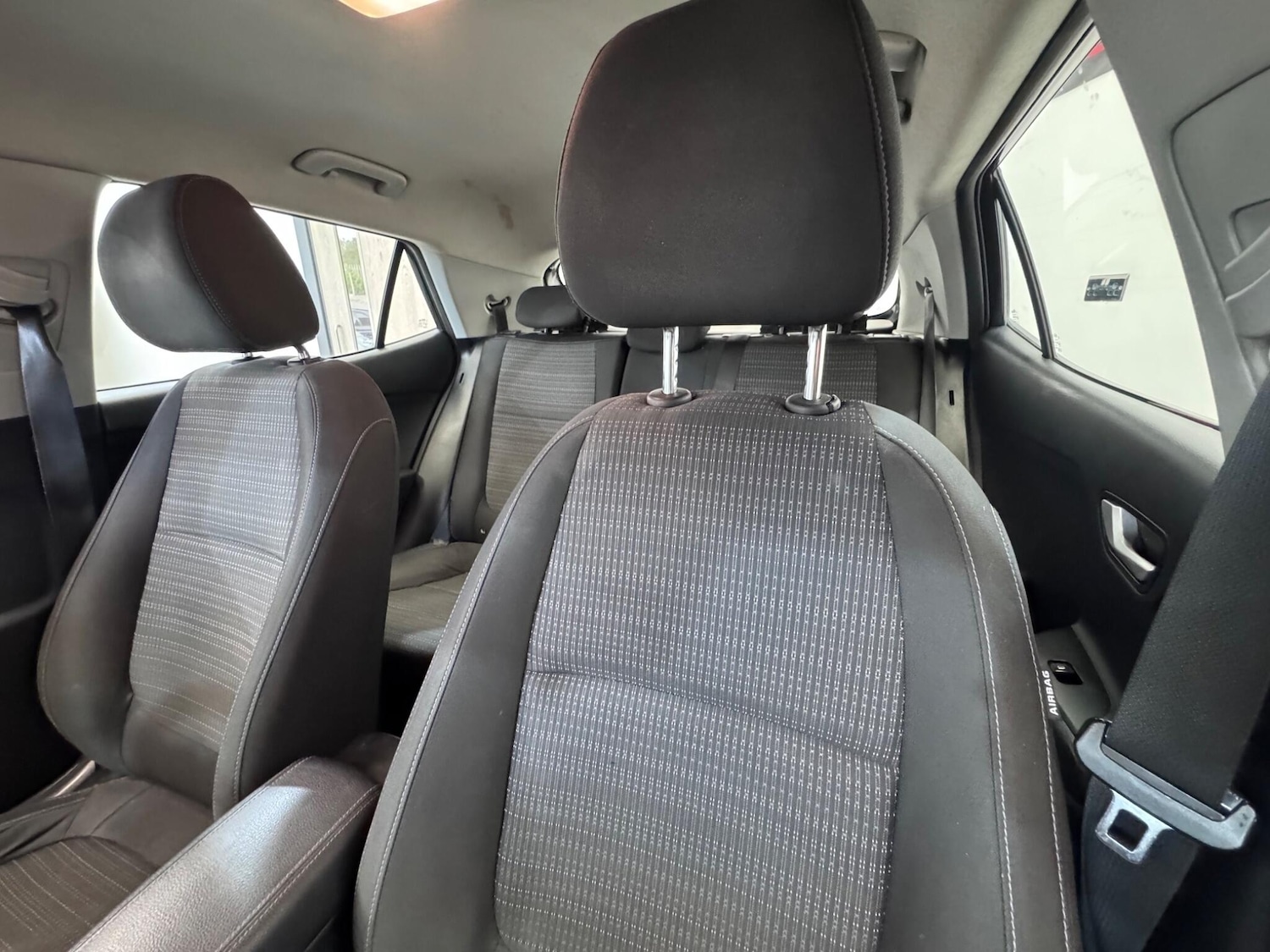 Used Kia Stonic 2017 for sale - 76715290: Photo 38