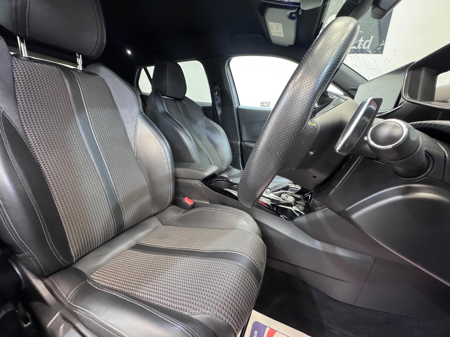 Used Peugeot 2008 2020 for sale - 75781845: Photo 17