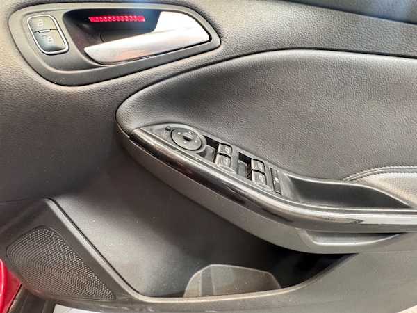 Used Ford Focus 2015 for sale - 75544129: Photo 15