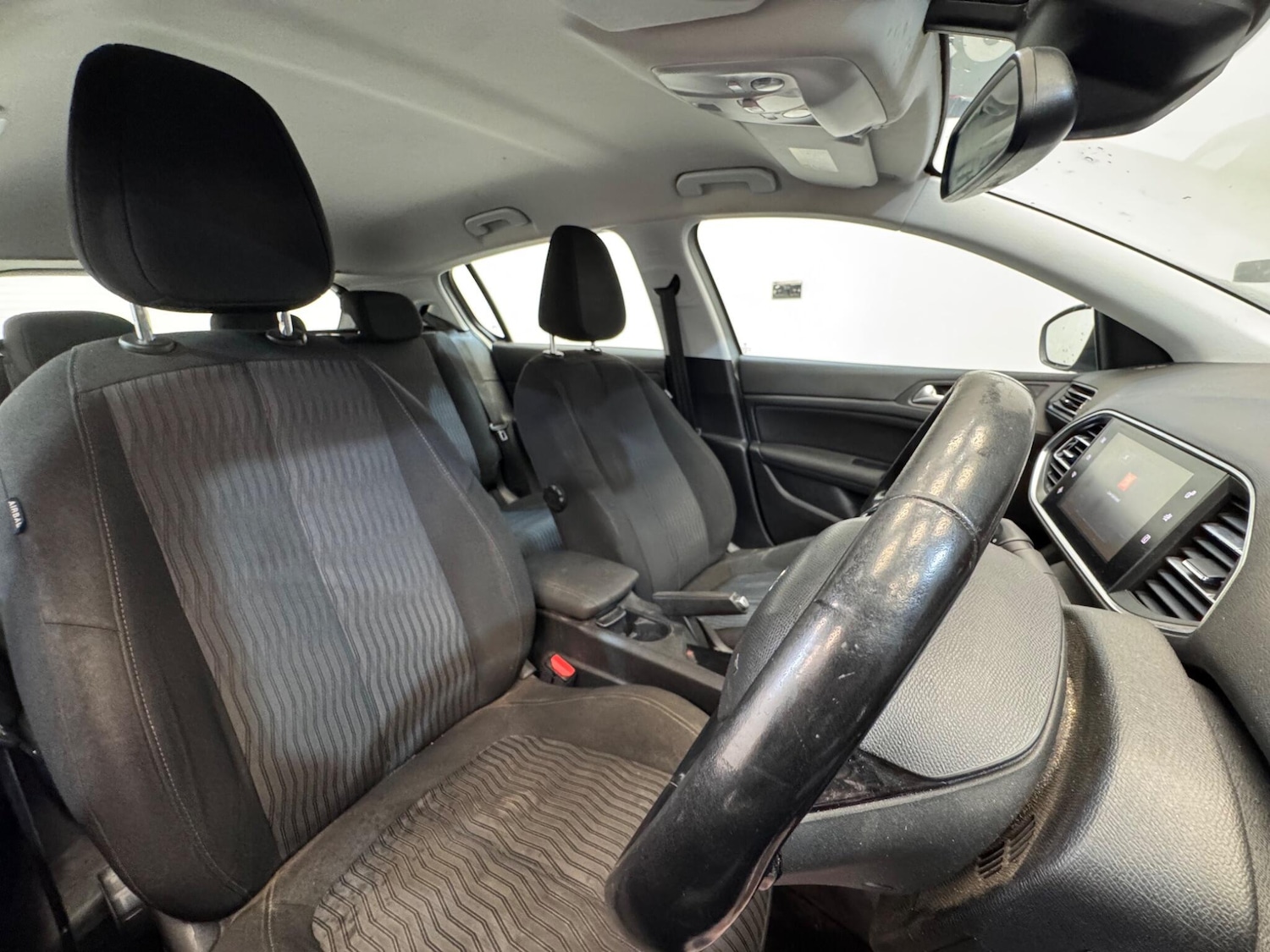 Used Peugeot 308 2016 for sale - 76714833: Photo 11