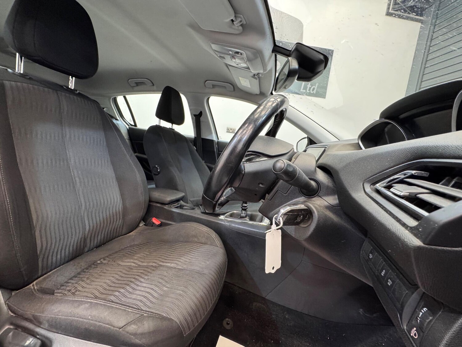 Used Peugeot 308 2016 for sale - 76714833: Photo 12