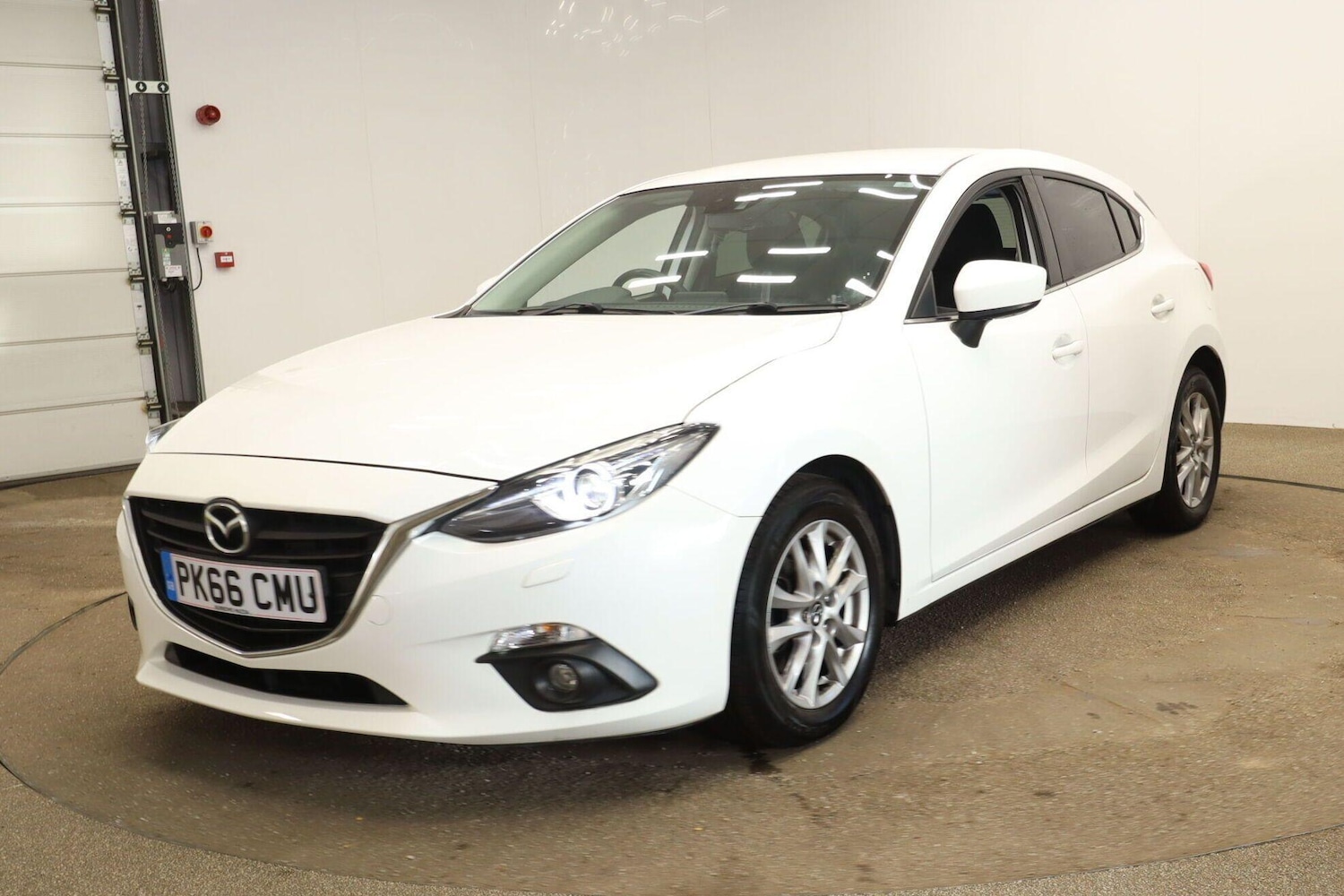 Used Mazda Mazda3 2016 for sale - 76166537: Photo 1