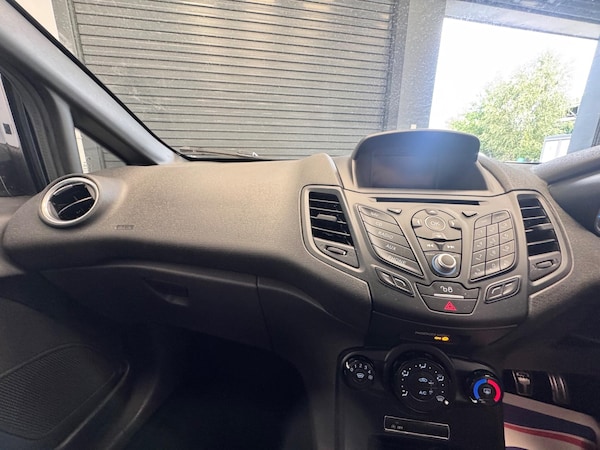 Used Ford Fiesta 2017 for sale - 75543955: Photo 20