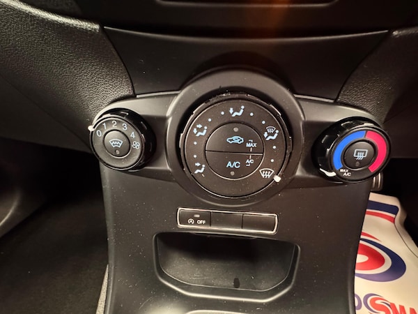 Used Ford Fiesta 2017 for sale - 75543955: Photo 22