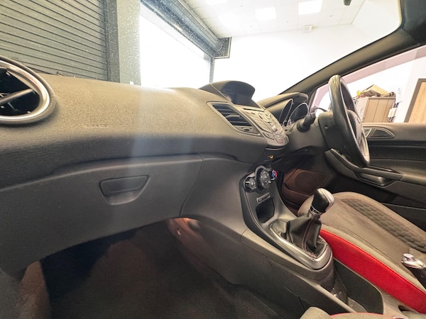 Used Ford Fiesta 2017 for sale - 75543955: Photo 30