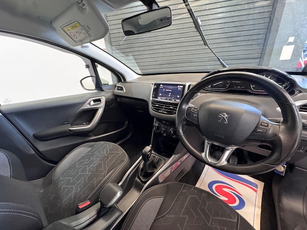 Used Peugeot 2008 2018 for sale - 76166842: Photo 13