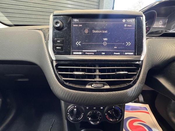 Used Peugeot 2008 2018 for sale - 76166842: Photo 20