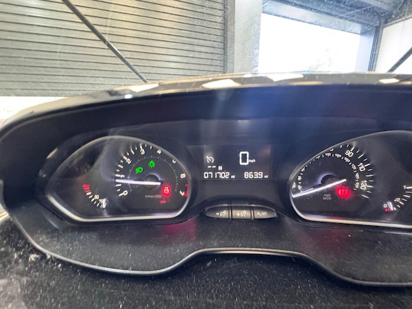 Used Peugeot 2008 2018 for sale - 76166842: Photo 28