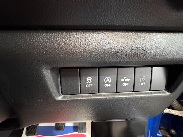 Used Suzuki Swift 2018 for sale - 76167197: Photo 24