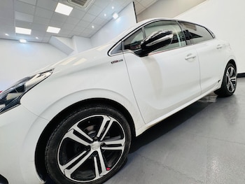 Used Peugeot 208 2016 for sale - 76714731: Photo