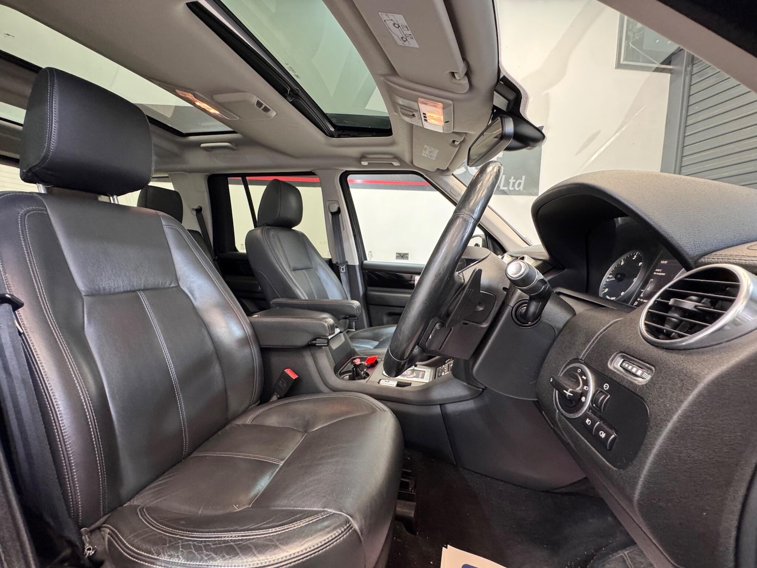 Used Land Rover Discovery 2015 for sale - 76457402: Photo 18