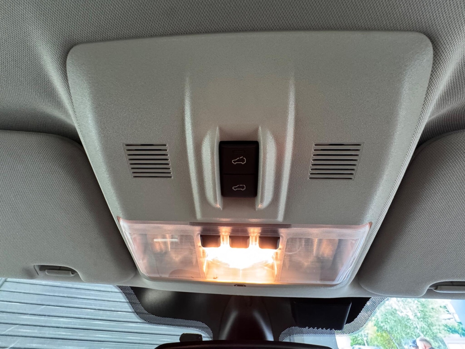 Used Land Rover Discovery 2015 for sale - 76457402: Photo 28