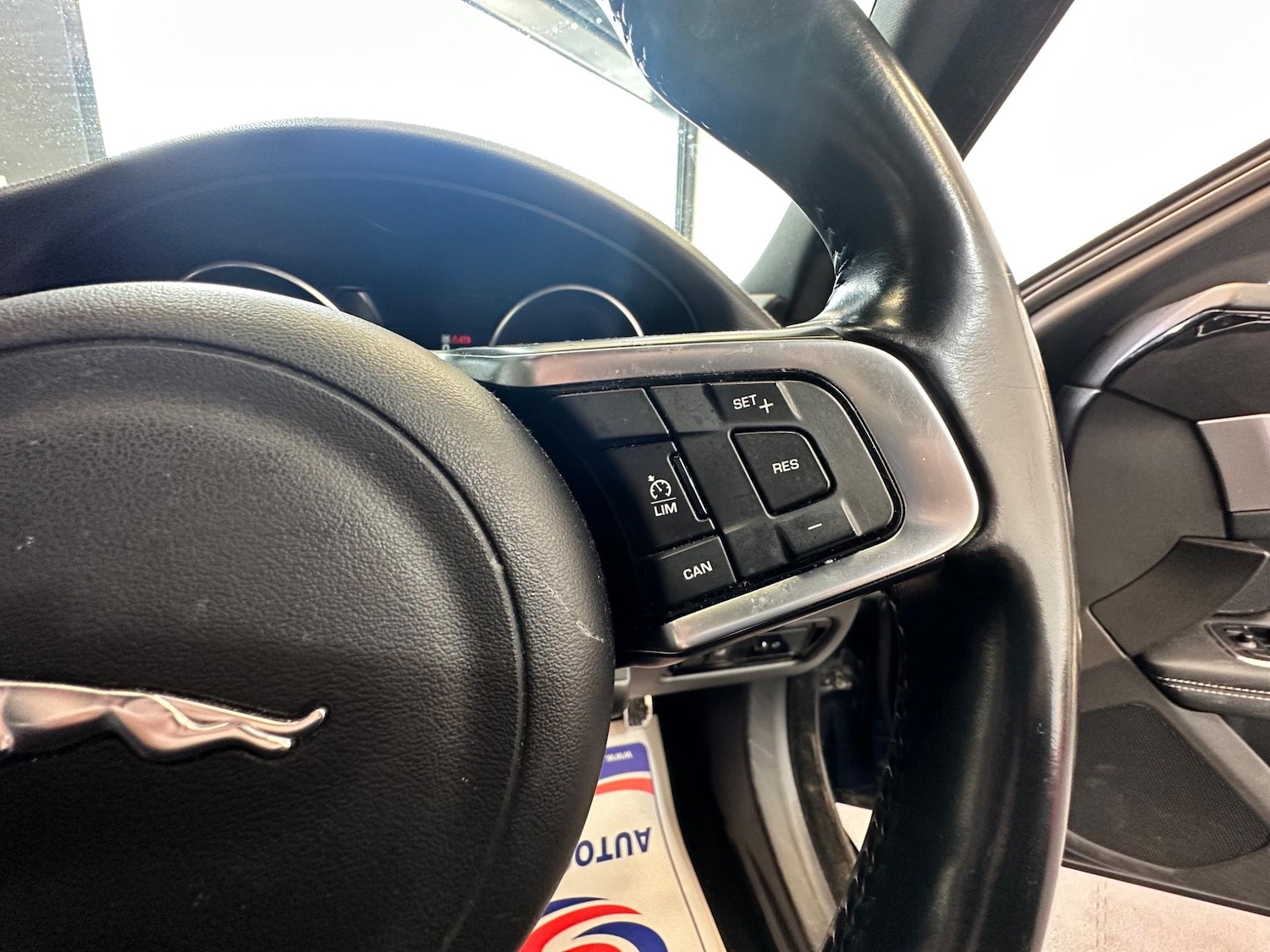 Used Jaguar XF 2017 for sale - 77120462: Photo 17