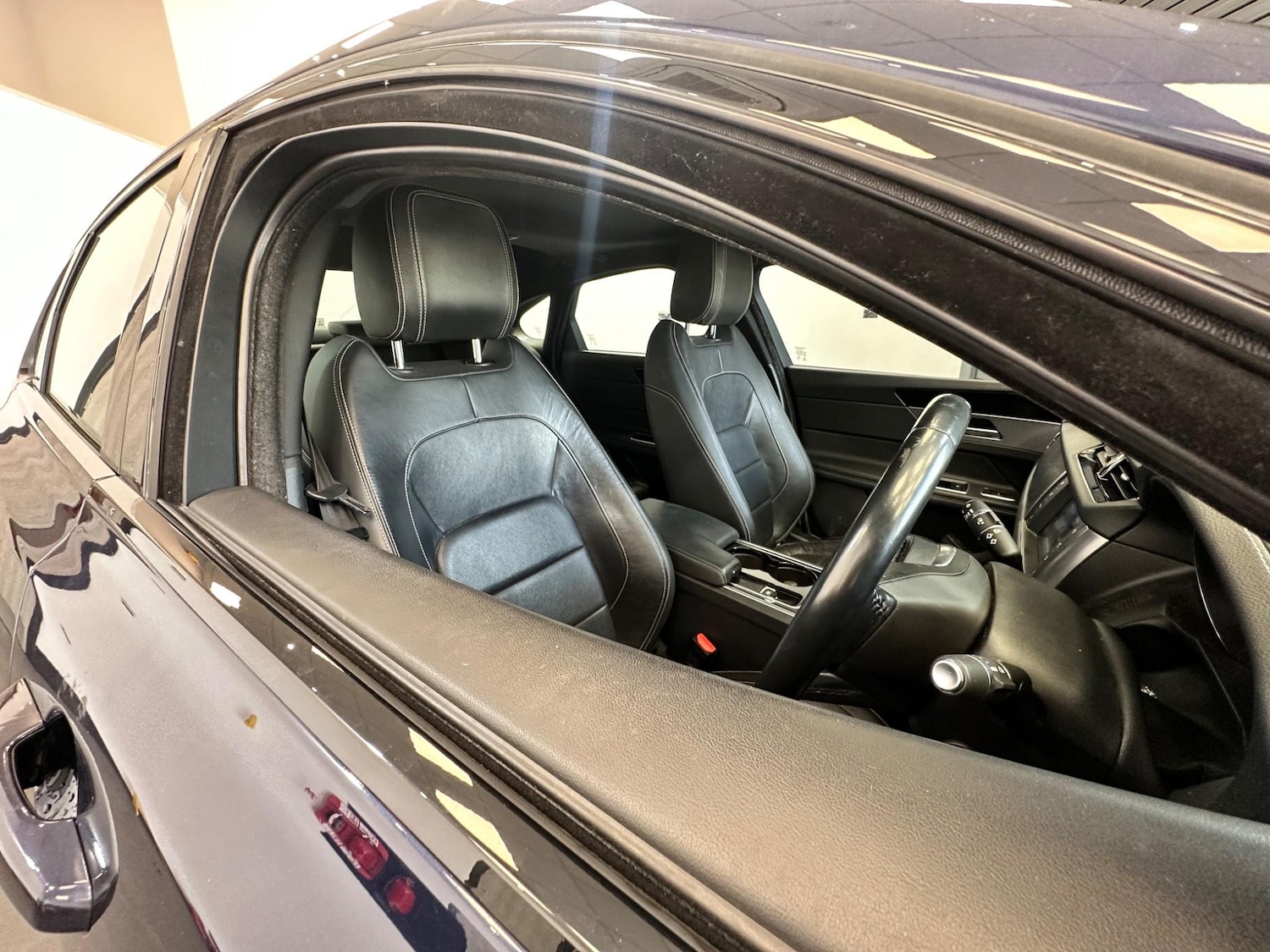 Used Jaguar XF 2017 for sale - 77120462: Photo 6