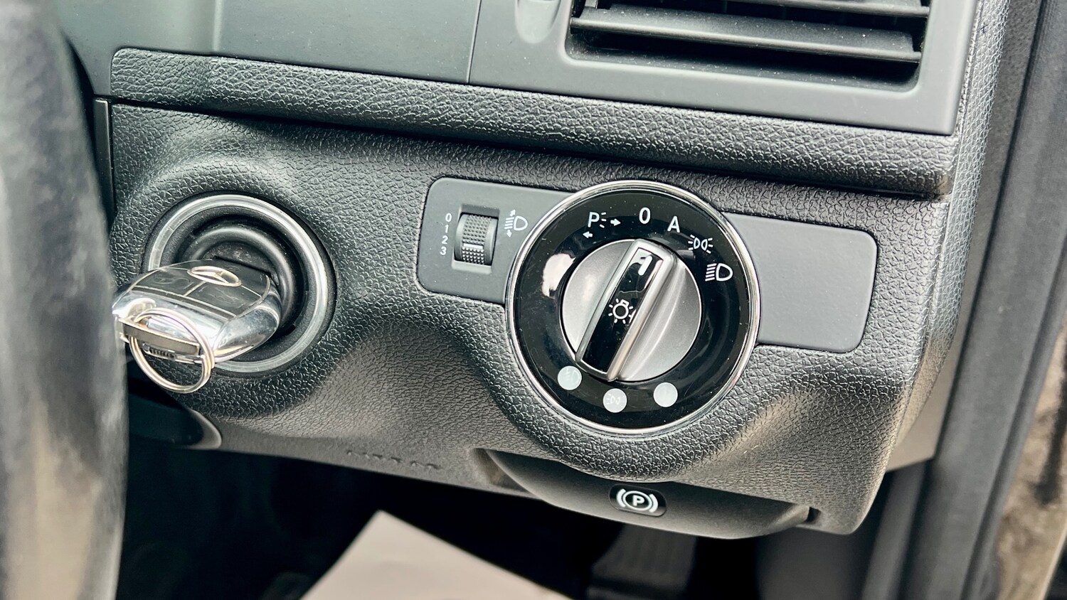 Used Mercedes-Benz C Class 2009 for sale - 77682809: Photo 12