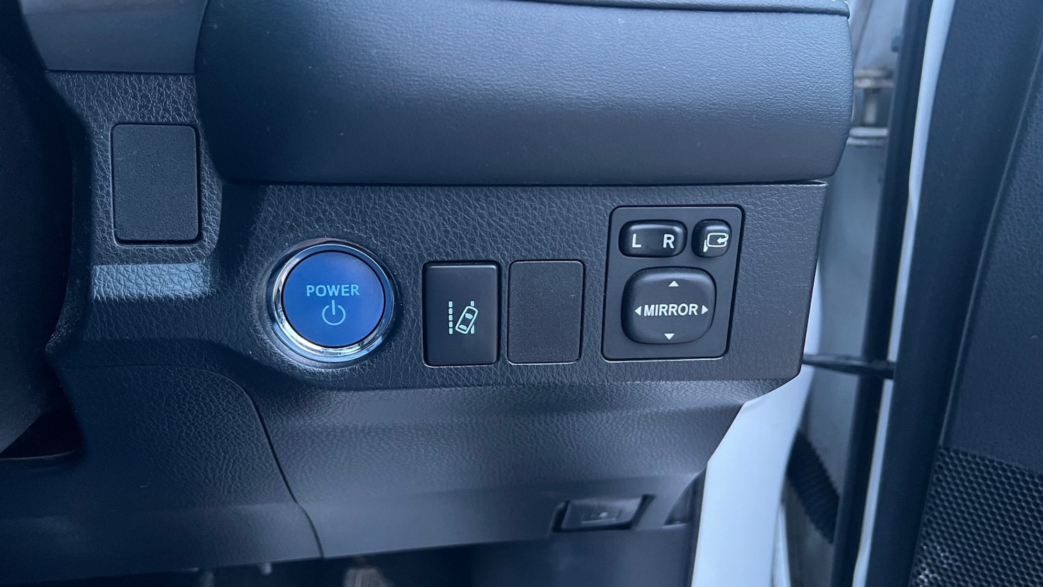 Used Toyota RAV4 2017 for sale - 77438593: Photo 15