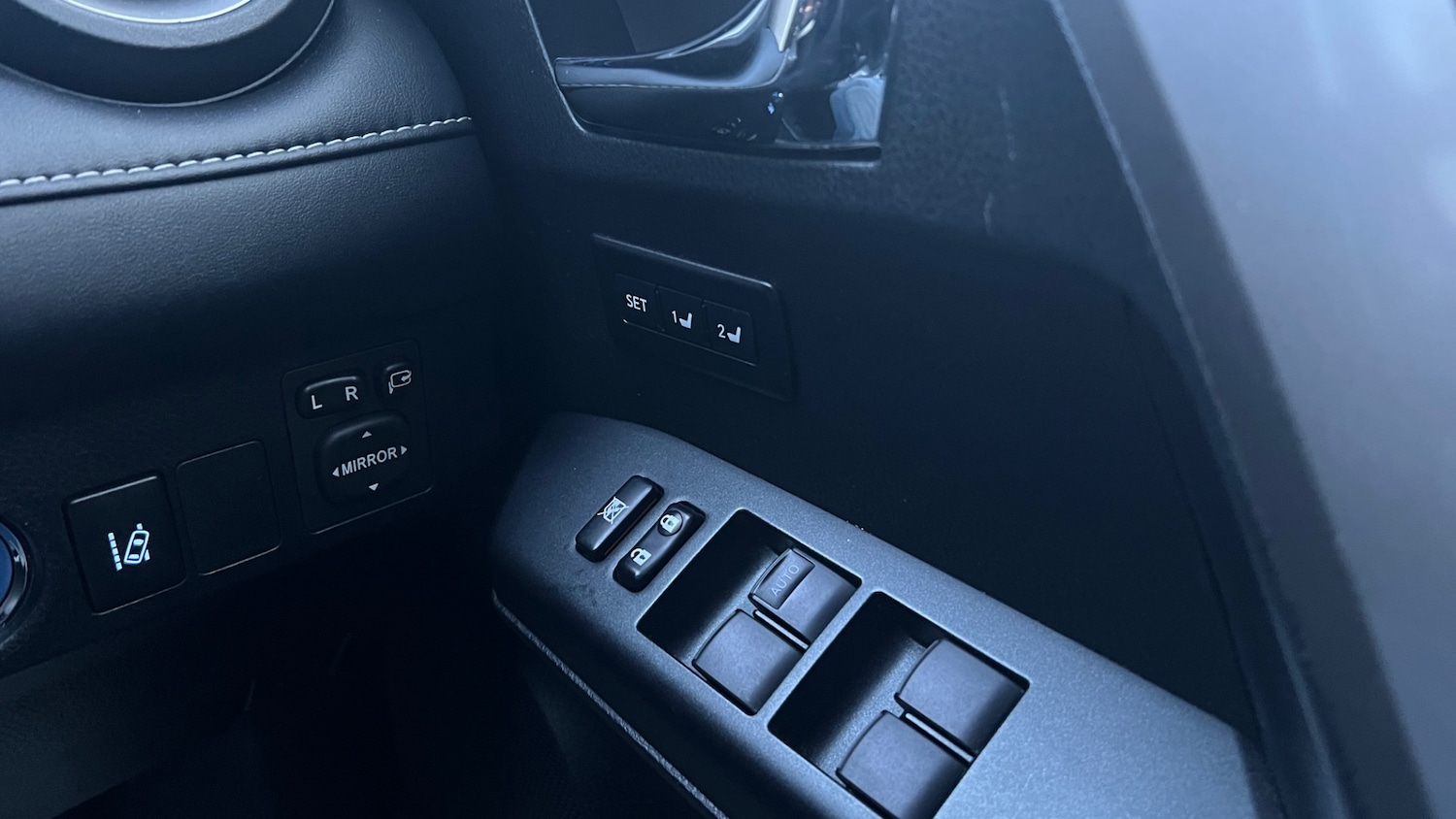 Used Toyota RAV4 2017 for sale - 77438593: Photo 16