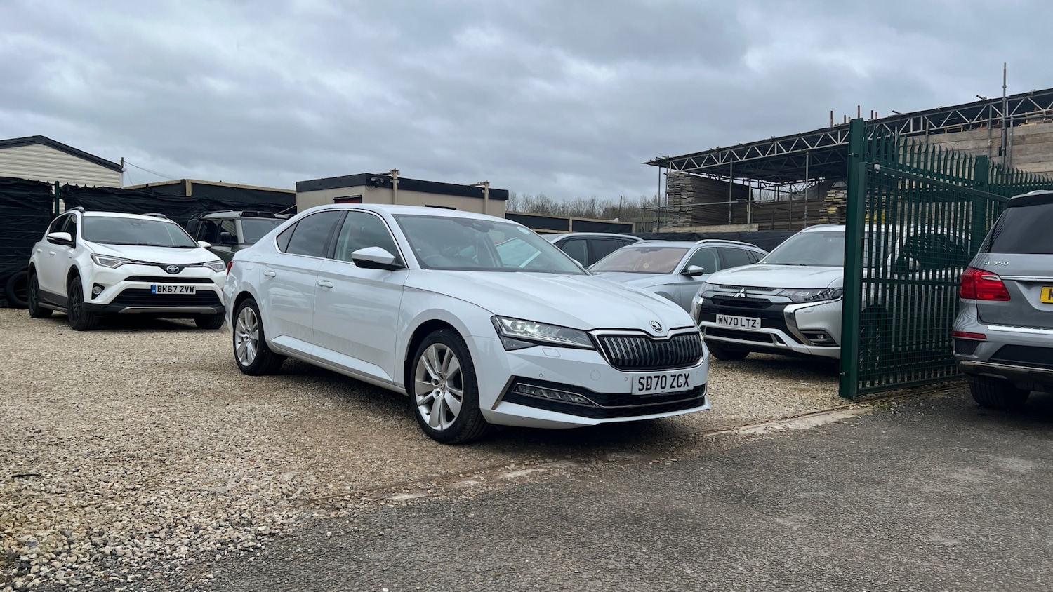 Used Skoda Superb 2020 for sale - 77620295: Photo 2