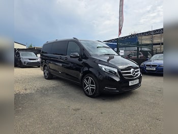 Used Mercedes-Benz V-Class 2019 for sale - 79739894: Photo