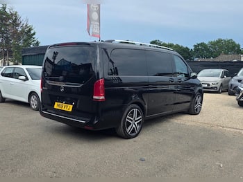 Used Mercedes-Benz V-Class 2019 for sale - 79739894: Photo