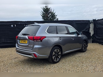 Used Mitsubishi Outlander 2017 for sale - 77125249: Photo