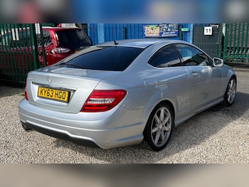 Used Mercedes-Benz C Class 2013 for sale - 77128463: Photo