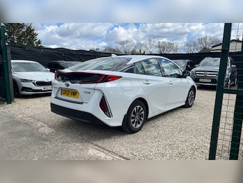 Used Toyota Prius 2021 for sale - 78057140: Photo