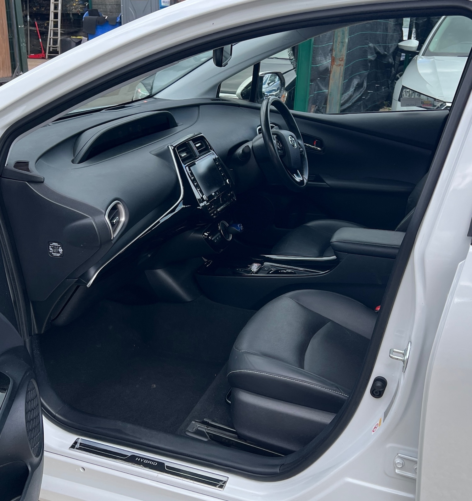 Used Toyota Prius 2021 for sale - 78057140: Photo 8