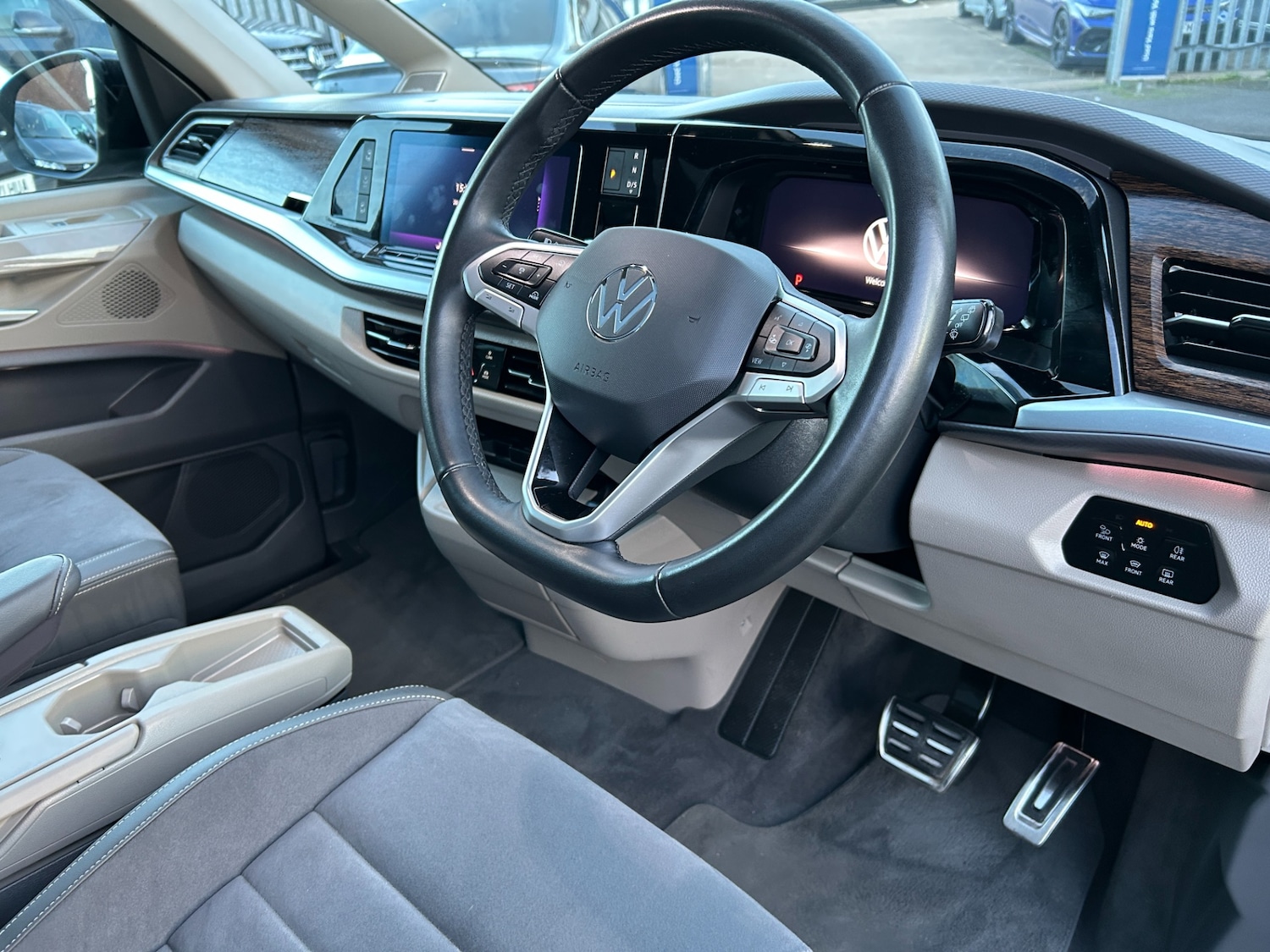 Used Volkswagen Multivan 2025 for sale - 77717817: Photo 12