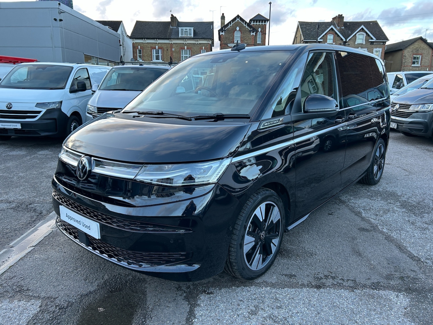 Used Volkswagen Multivan 2025 for sale - 77717817: Photo 3