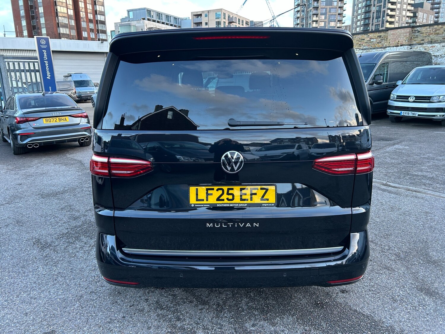 Used Volkswagen Multivan 2025 for sale - 77717817: Photo 6