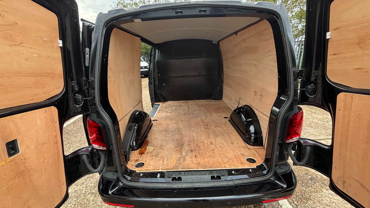 Used Volkswagen Transporter 2021 for sale - 76488650: Photo 11