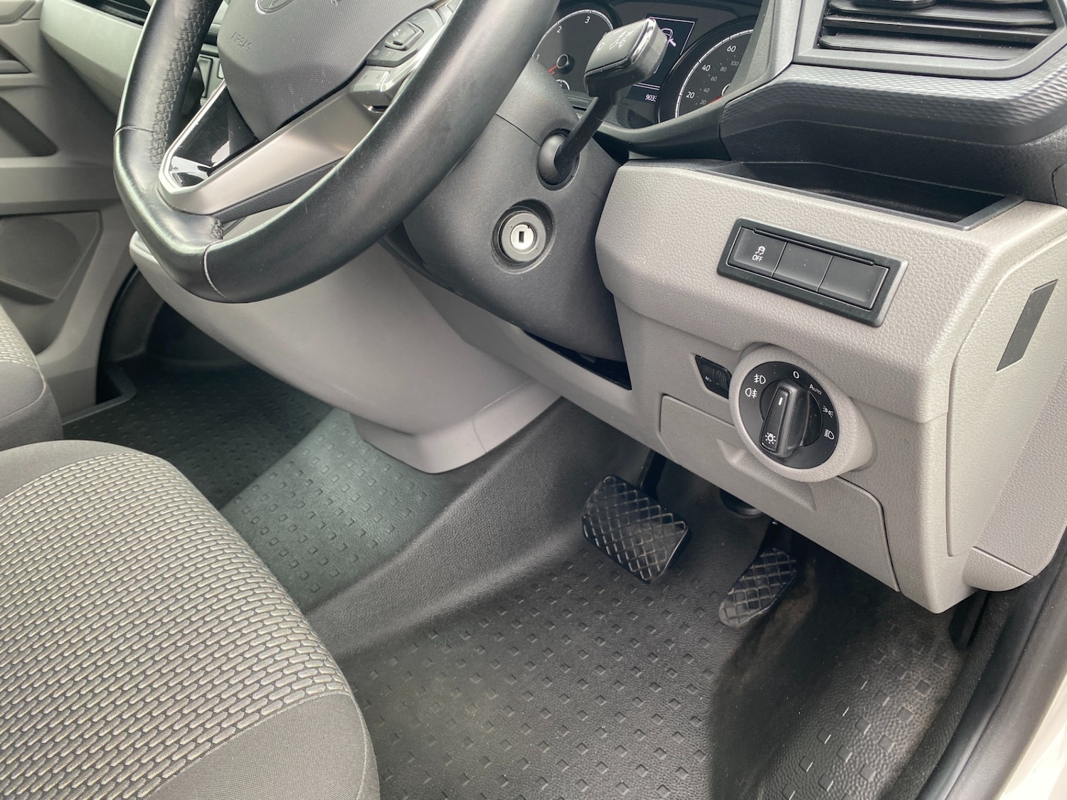 Used Volkswagen Transporter 2024 for sale - 76220503: Photo 10