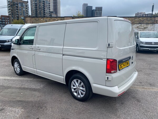 Used Volkswagen Transporter 2024 for sale - 76220503: Photo 2
