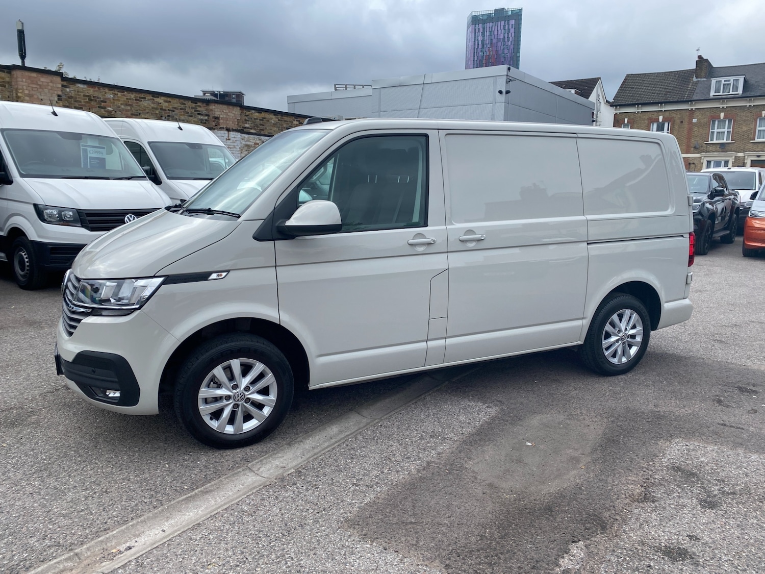 Used Volkswagen Transporter 2024 for sale - 76220503: Photo 5