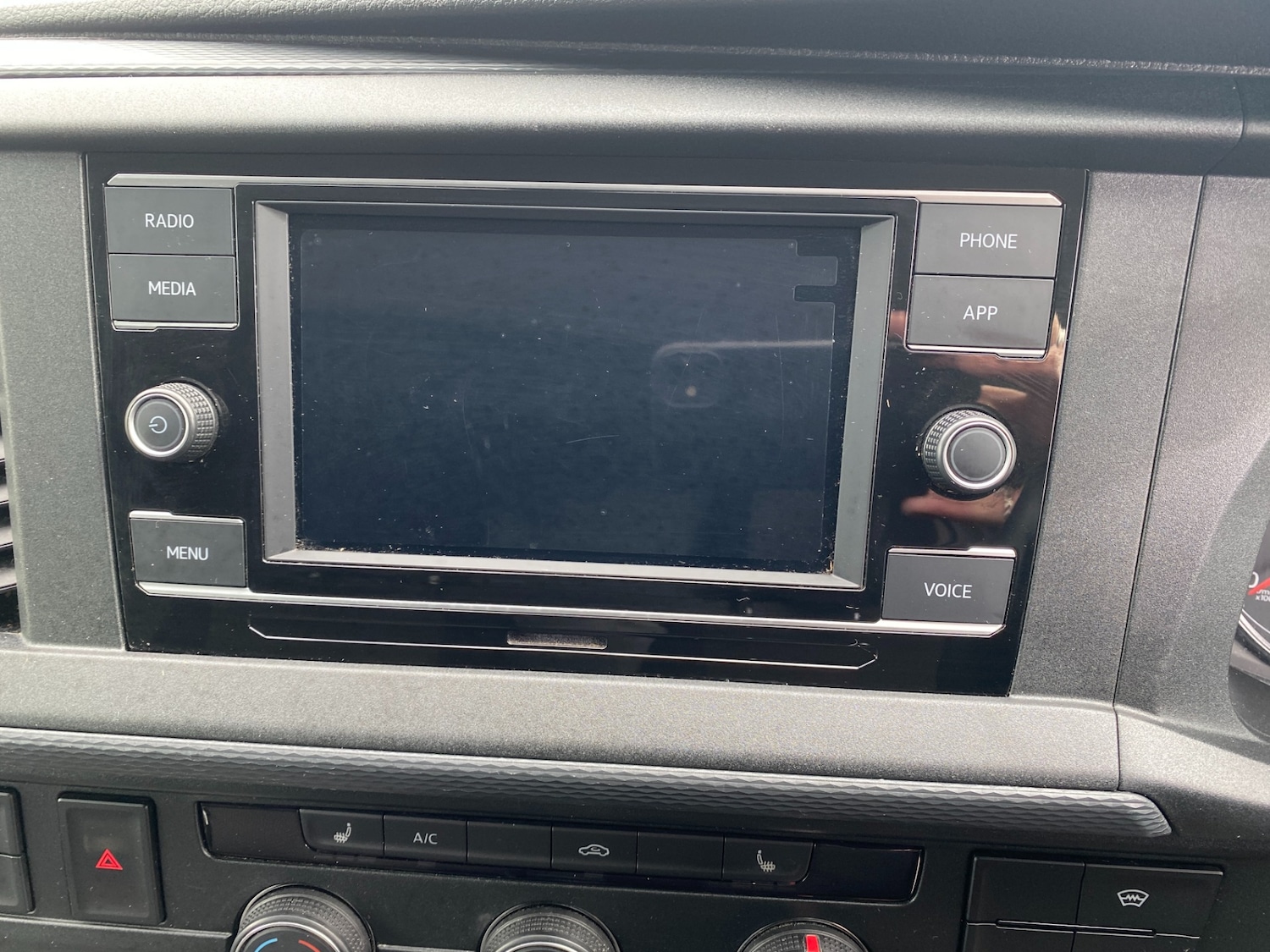 Used Volkswagen Transporter 2024 for sale - 76220503: Photo 9