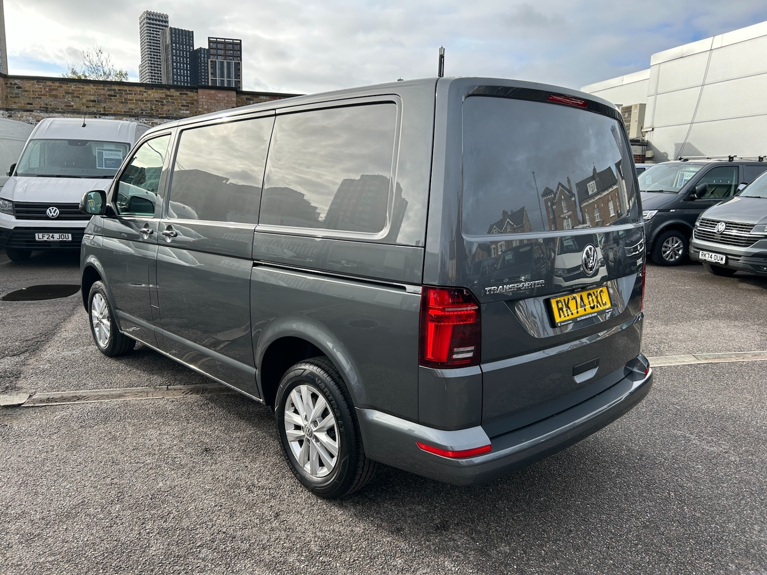 Used Volkswagen Transporter 2024 for sale - 76402283: Photo 2