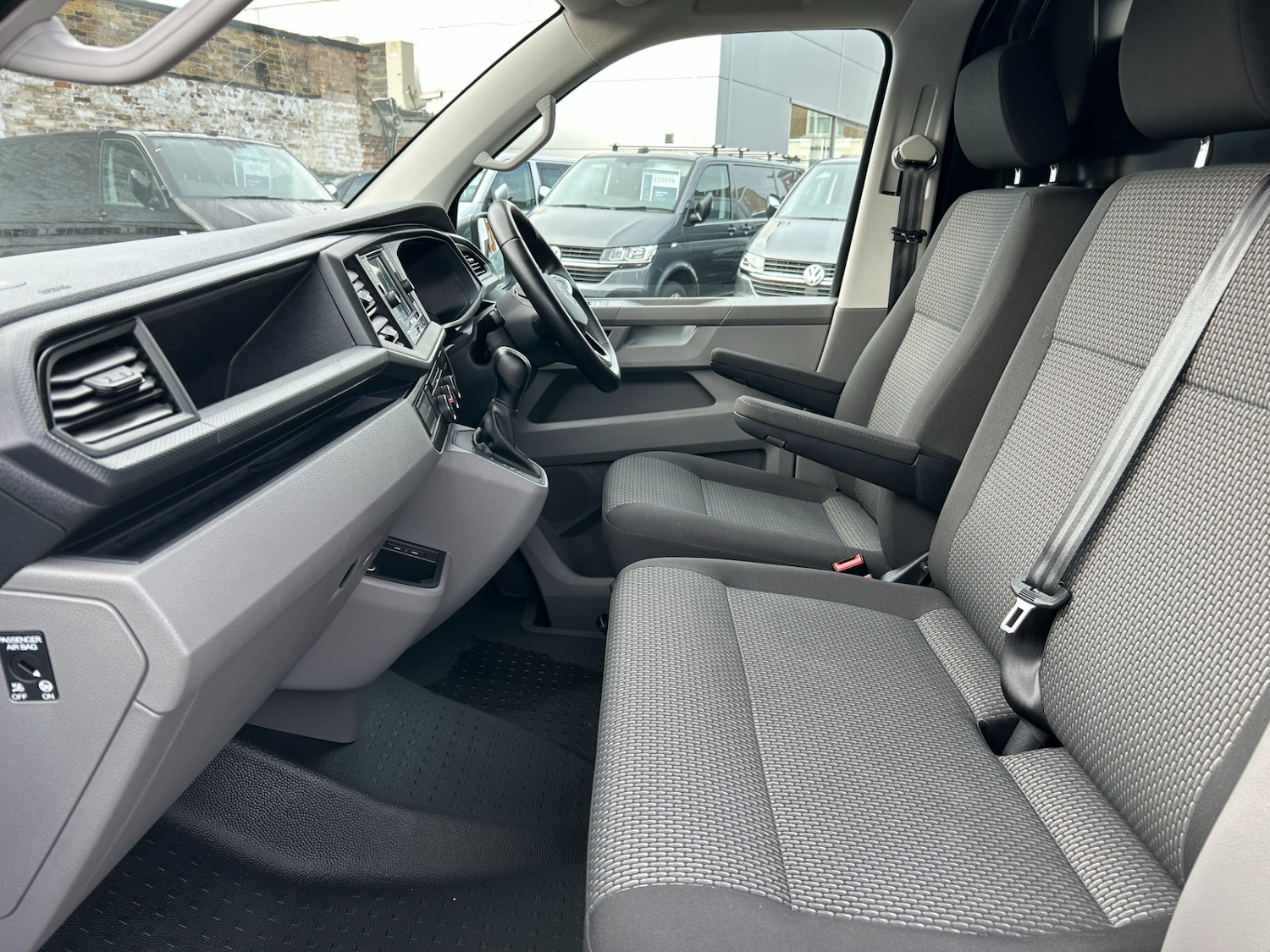 Used Volkswagen Transporter 2024 for sale - 76402283: Photo 7