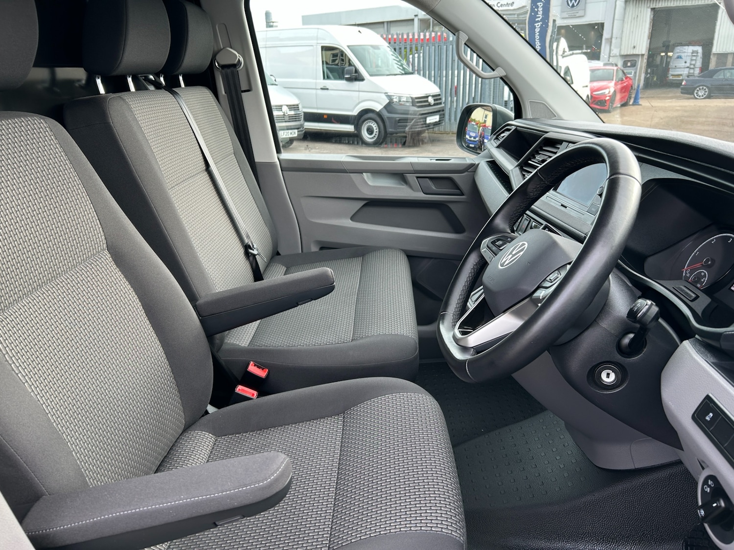 Used Volkswagen Transporter 2024 for sale - 76402283: Photo 8