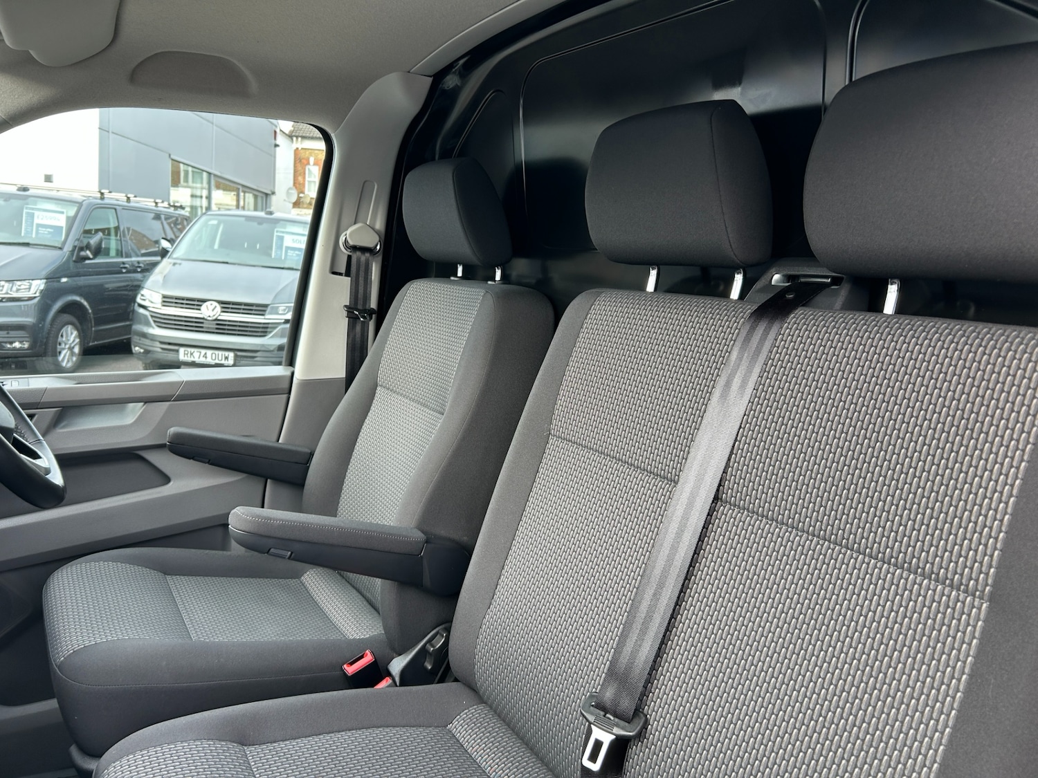 Used Volkswagen Transporter 2024 for sale - 76402283: Photo 9