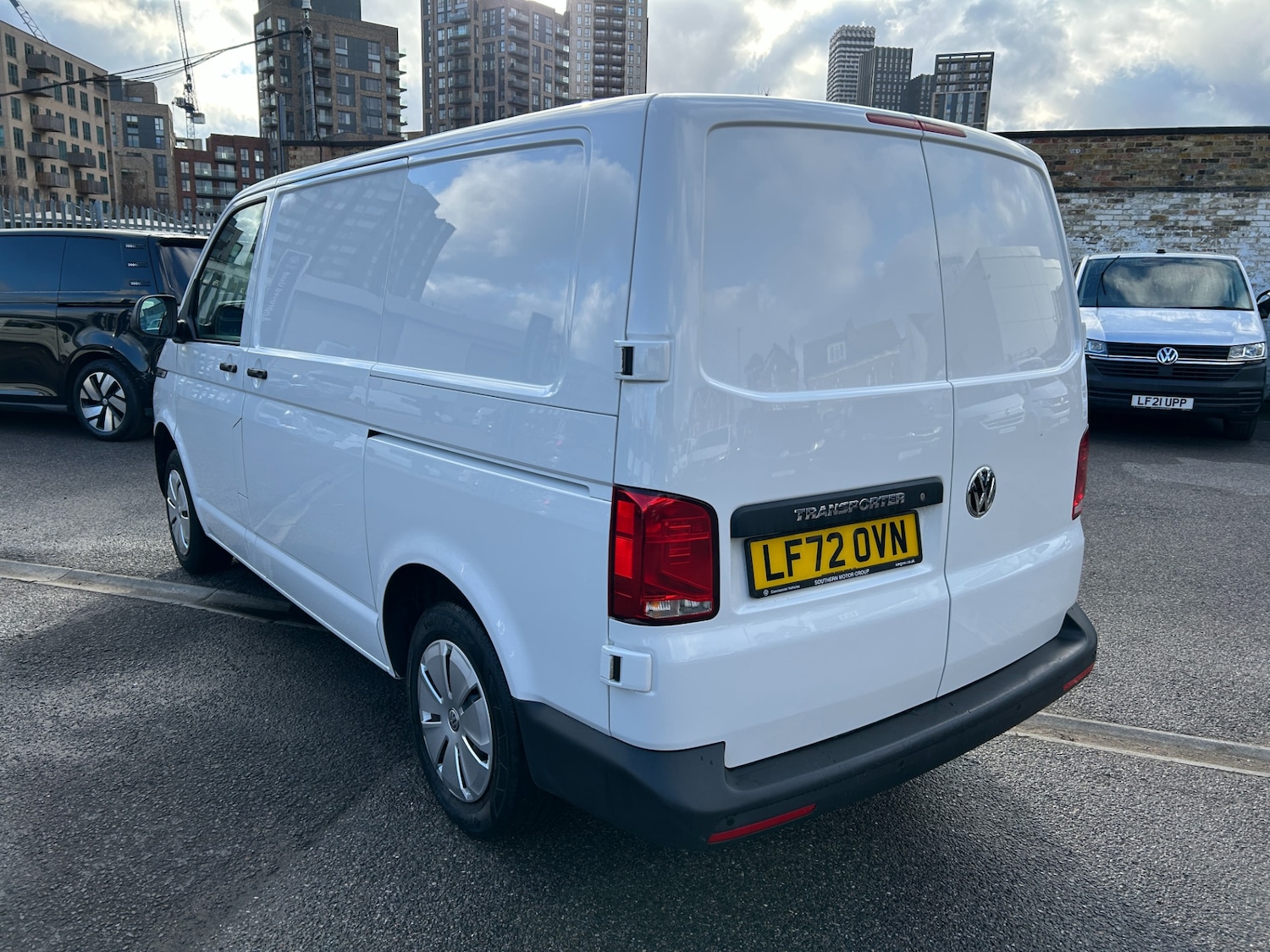 Used Volkswagen Transporter 2022 for sale - 77336362: Photo 2