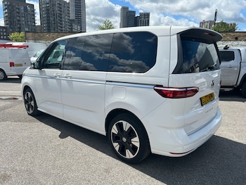 Used Volkswagen Multivan 2023 for sale - 78642102: Photo