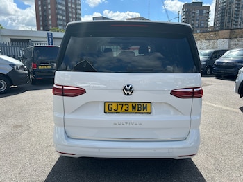 Used Volkswagen Multivan 2023 for sale - 78642102: Photo