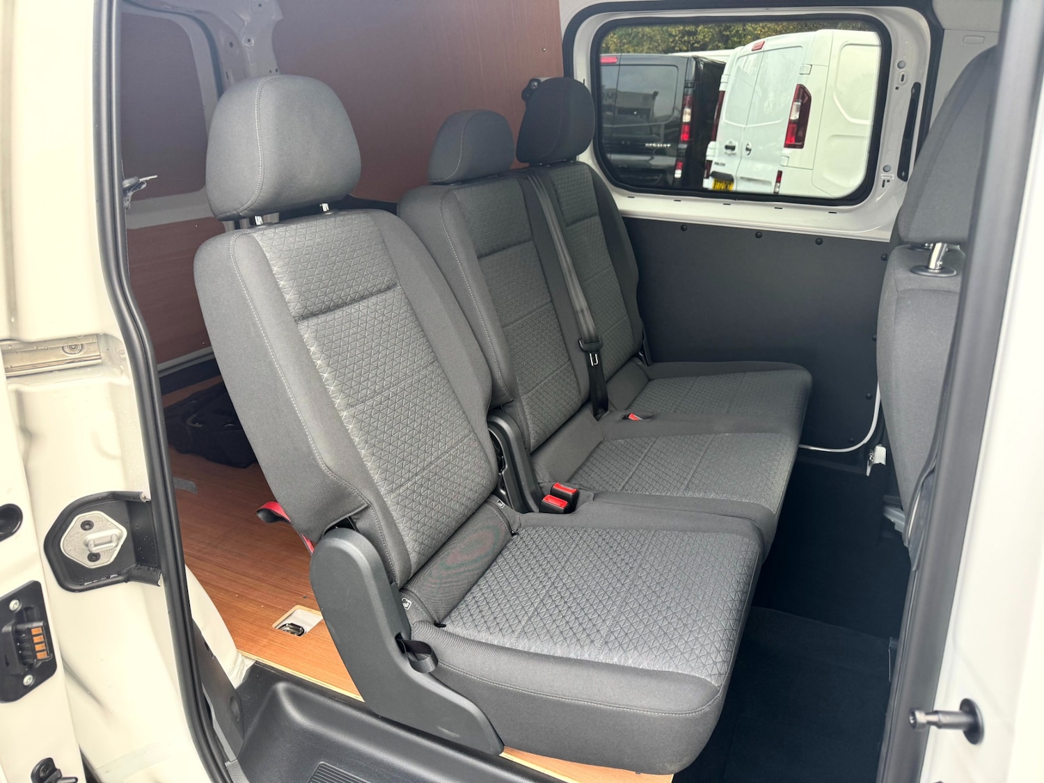 Used Volkswagen Caddy Maxi 2025 for sale - 76707505: Photo 9