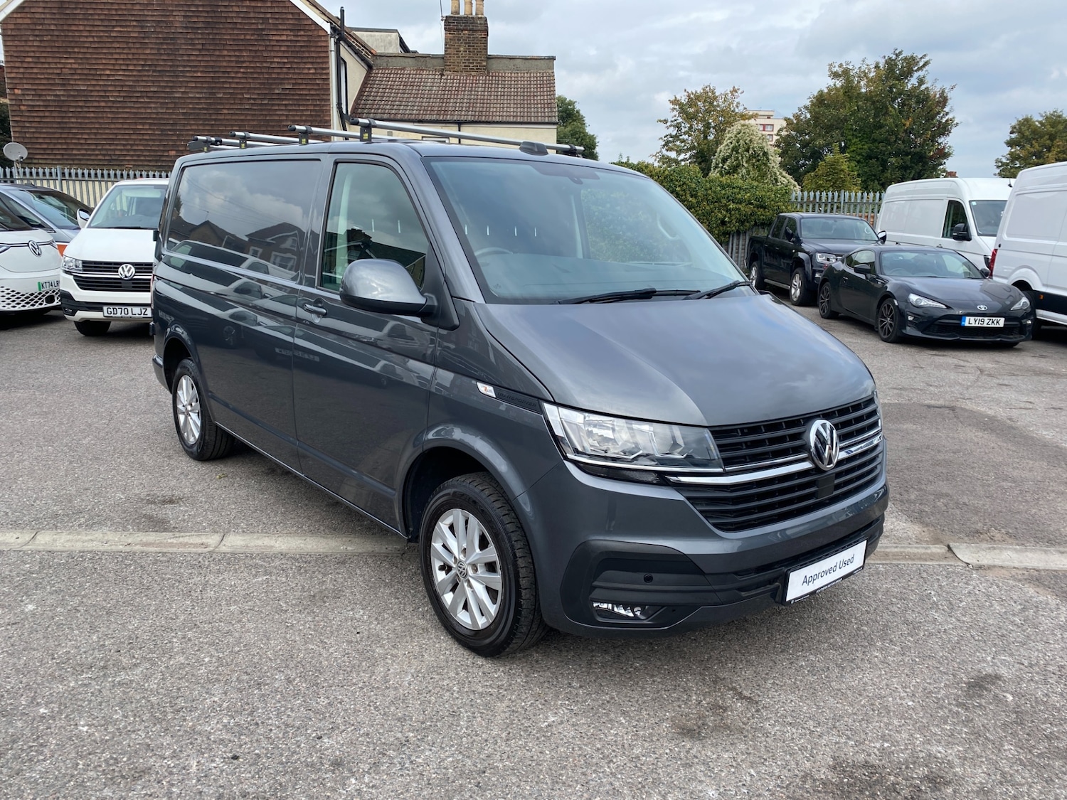 Used Volkswagen Transporter 2022 for sale - 76220376: Photo 1