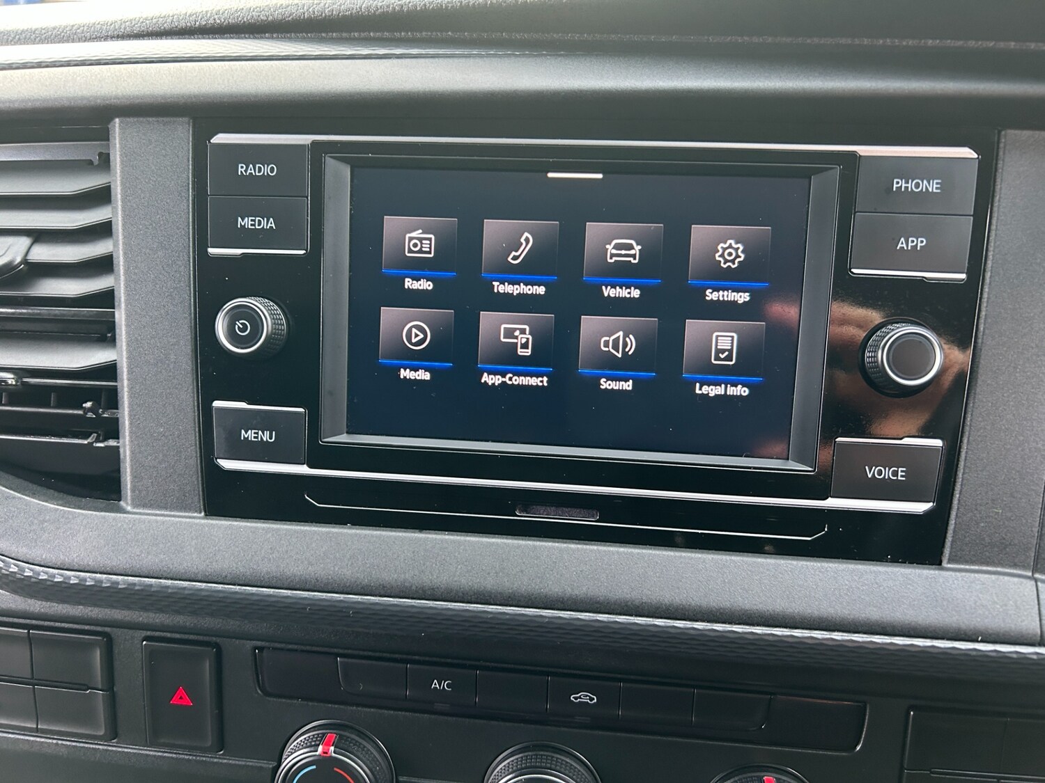 Used Volkswagen Transporter 2024 for sale - 76600166: Photo 12